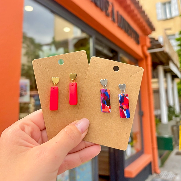 Vente de boucles d'oreilles chez DADOPTIQUE La Fabrique à lunettes à Manosque